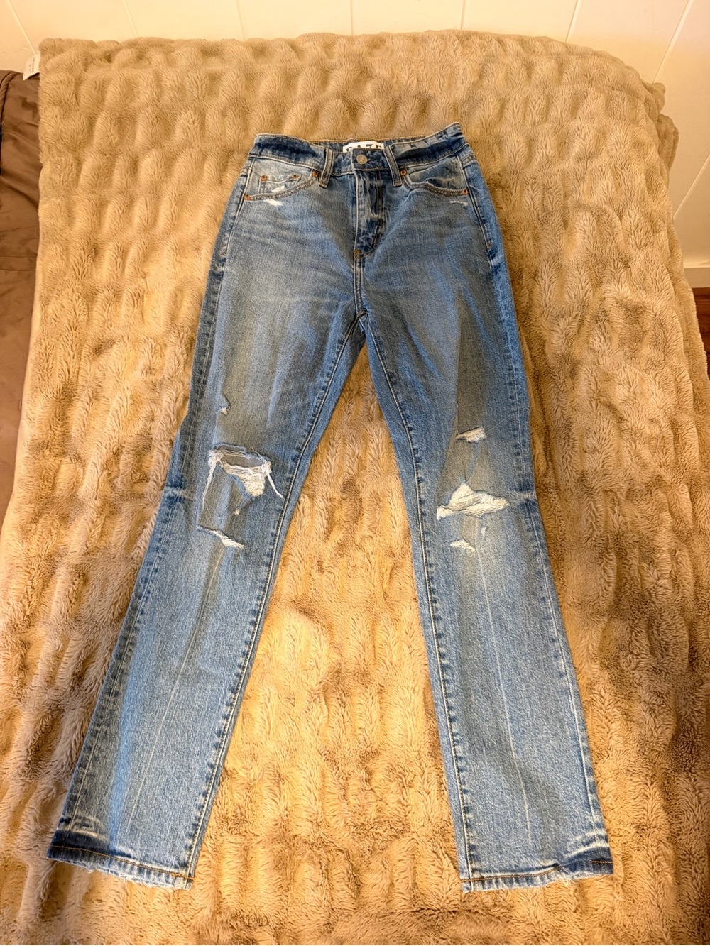 Daze Distressed Straight Leg Jeans